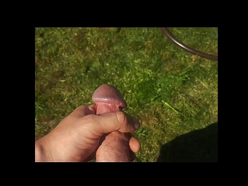 ❤️ A boazona se fode e se ejacula com um esguicho em um jardim de verão Porno de qualidade em nós pt-br.nudexxx.ru ❌